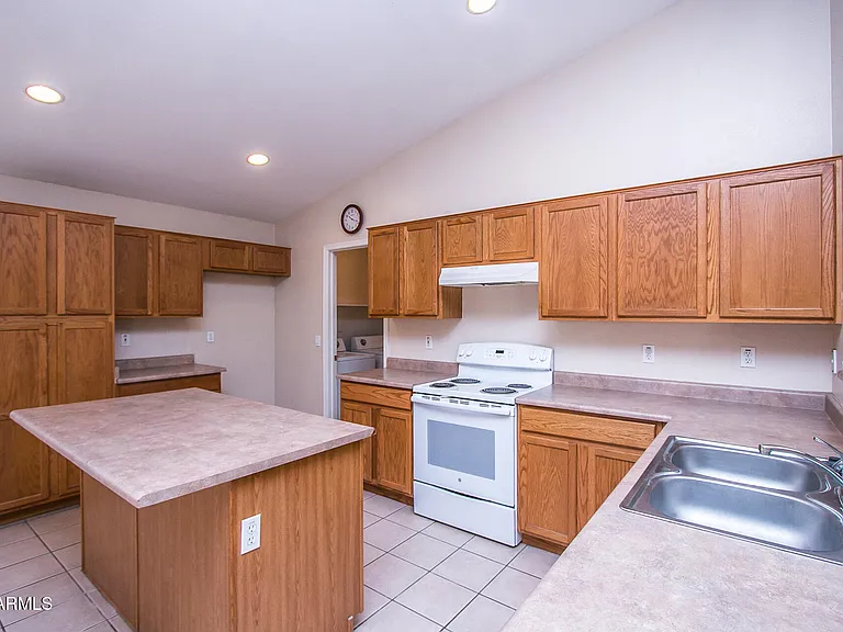 12522 W Grant St — Photo 11