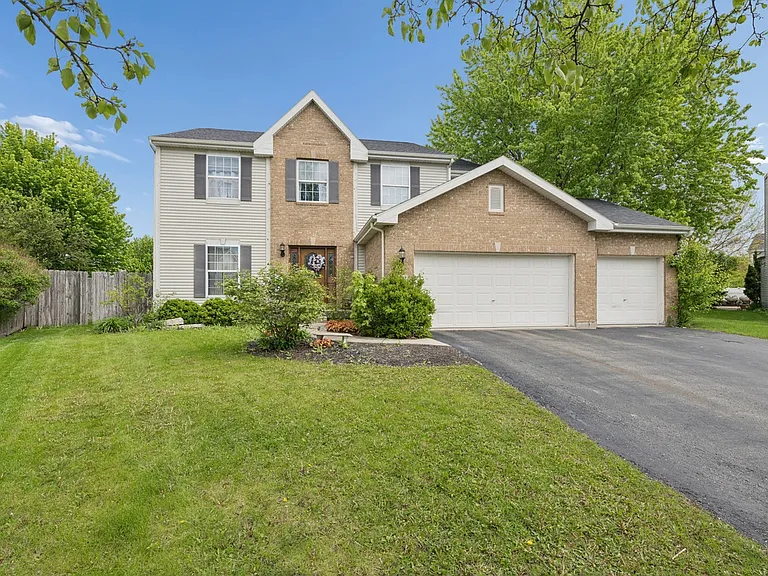 1234 Fieldstone Ct — Photo 1