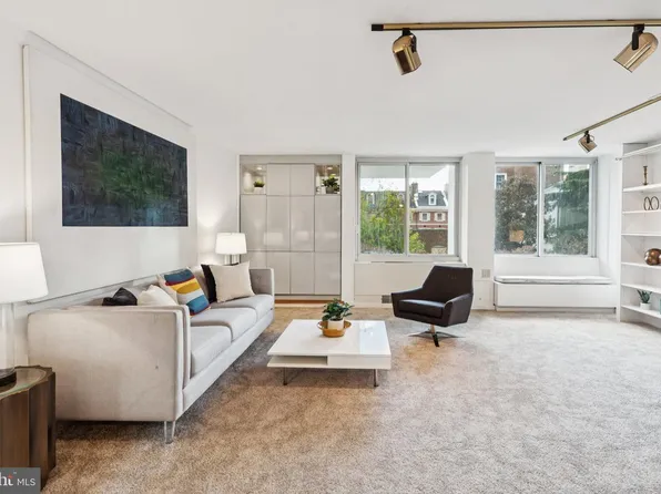 604 S Washington Sq APT 105, Philadelphia, PA 19106