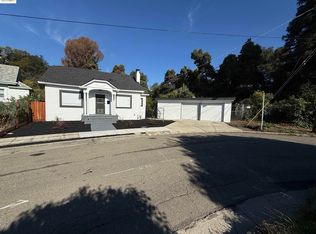 2106 Woodbine Ave, Oakland, CA 94602