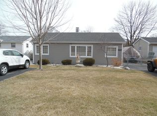 5710 Fox Lake Rd, McHenry, IL 60051