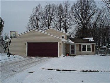1st image of 430 Carol Ln