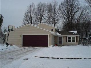 430 Carol Ln, Elyria, OH