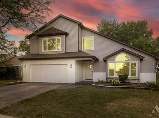 17710 Presidents Dr, Homewood, IL 60430