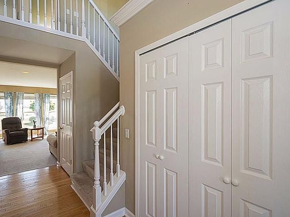 2nd image of 8093 Fox Tail Ct