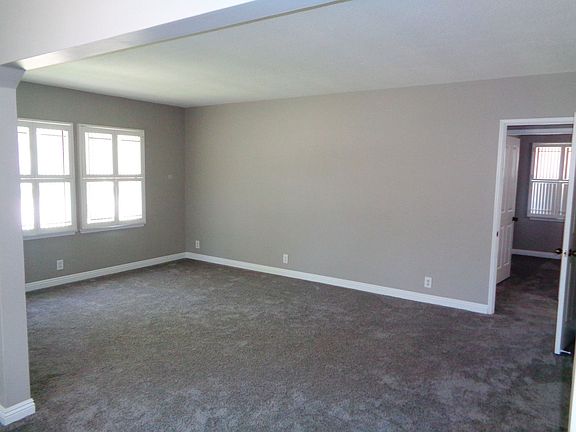 5th image of 10542 Rose Dr