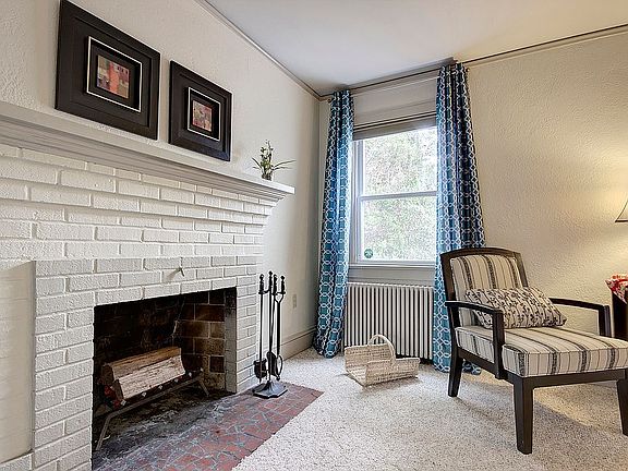 4th image of 121 Dover Cir