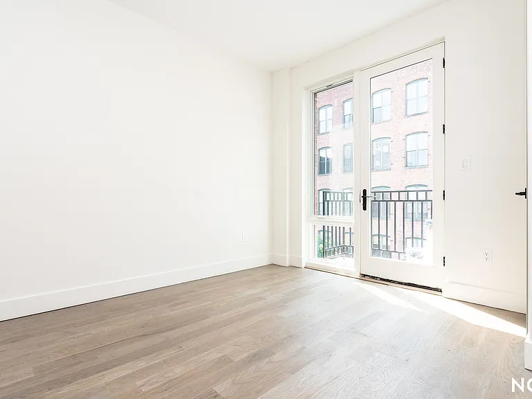 483 Driggs Ave #4B — Photo 11