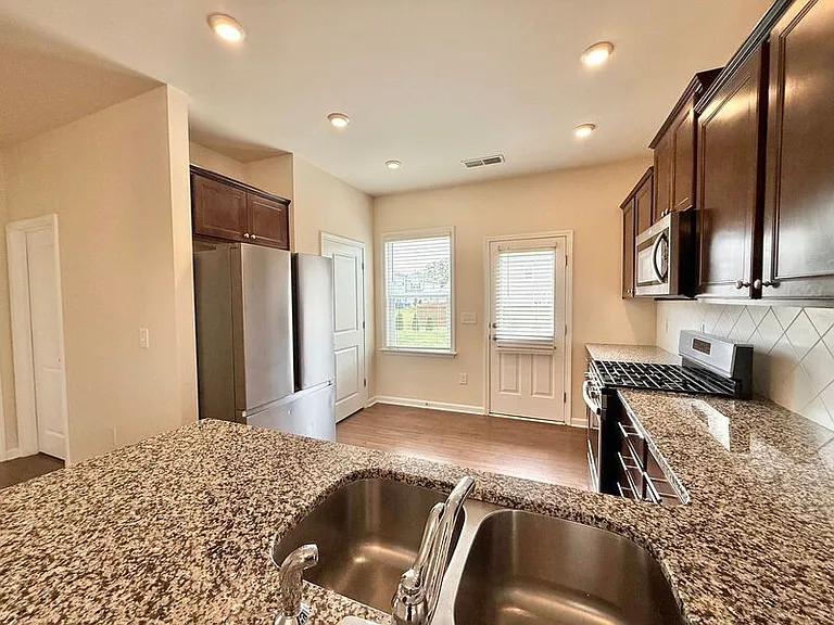 4110 Catfish Way — Photo 6