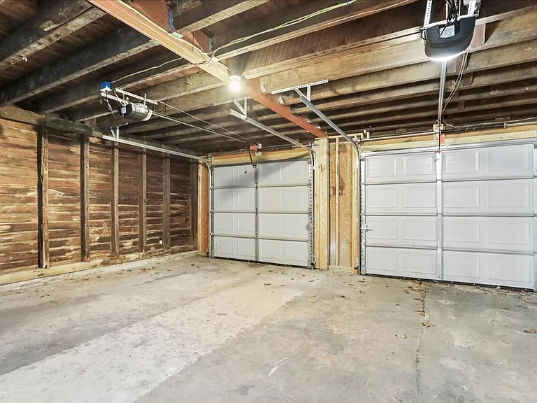 1050 Edgar Ave — Photo 20