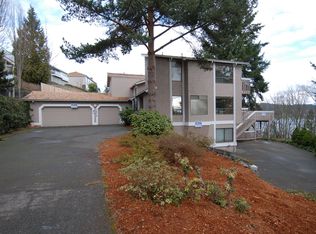 18516 NE 15th Pl, Bellevue, WA 98008