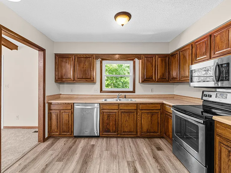934 Welsh Ln — Photo 15