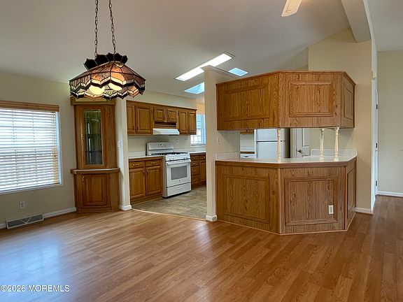 5th image of 23 Brookside Way