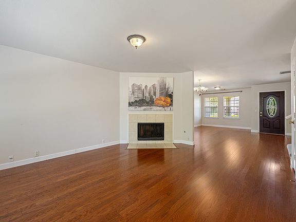 4th image of 14716 Lantern Dr