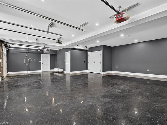 4th image of 63 Mill St S