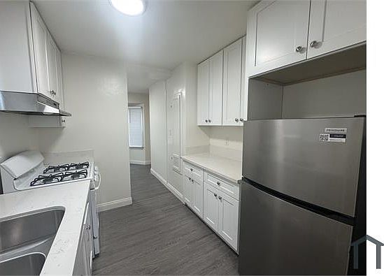 4th image of 2529 Hauser Blvd #5