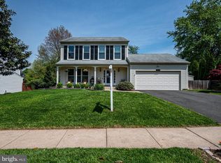 10841 Monticello Dr, Great Falls, VA 22066