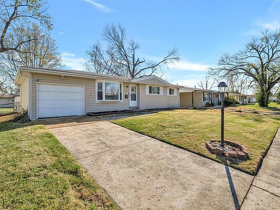 3rd image of 475 Lula Dr