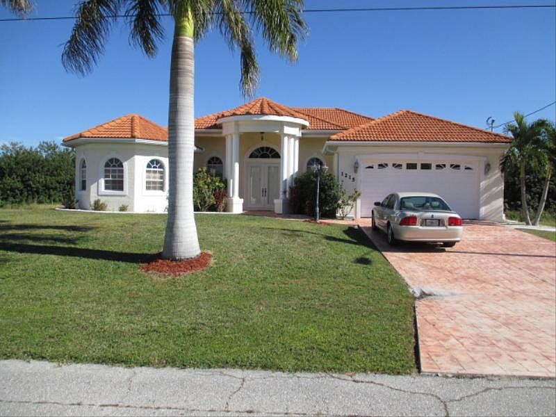 1st image of 1215 NW 36th Pl