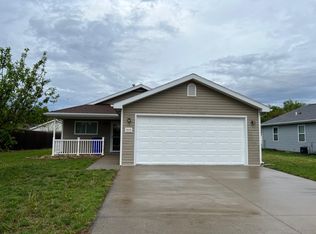 1515 N Monroe St, Junction City, KS 66441