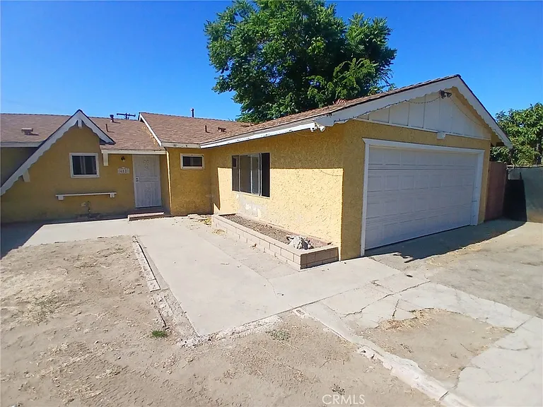 652 E Belmont St — Photo 5