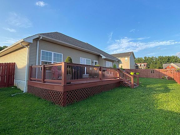 5th image of 1704 W Crocus Dr