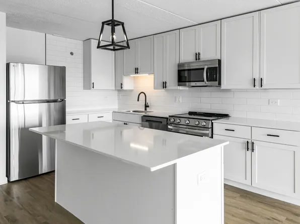 1770 1st St, Highland Park, IL