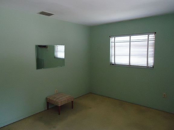 3rd image of 205 NE 9th St