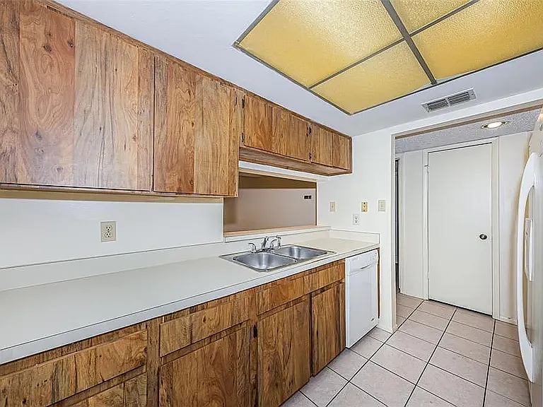 2587 Countryside Blvd #109 — Photo 8