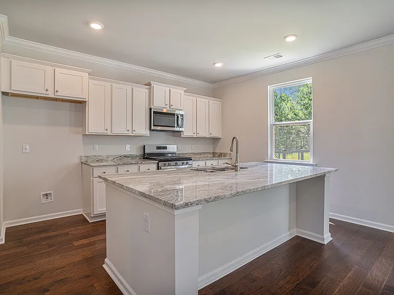 201 Cherry Grove Dr — Photo 8