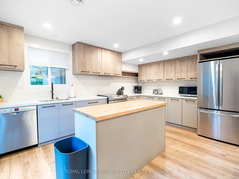 734 Mountain Rd — Photo 14
