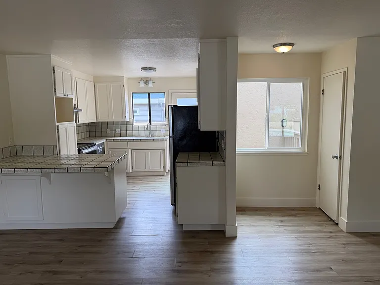 2069 Dolphin Dr — Photo 6