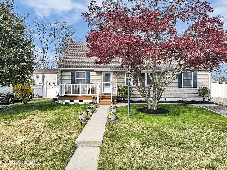 1st image of 344 Evergreen Drive