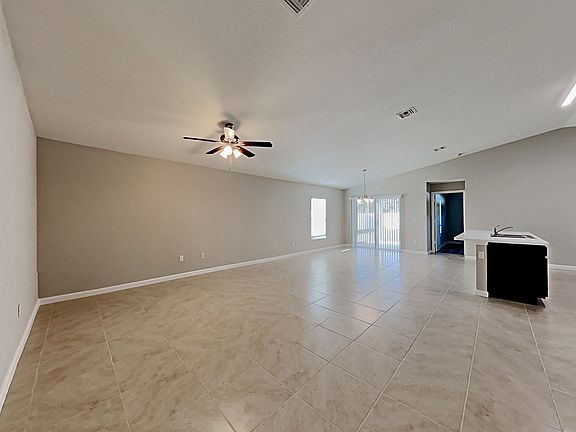 5th image of 881 SE Carnival Ave