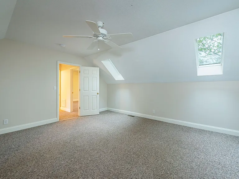 3 Teresa Way — Photo 35