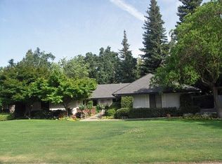 474 N Trout Lake Dr, Sanger, CA 93657