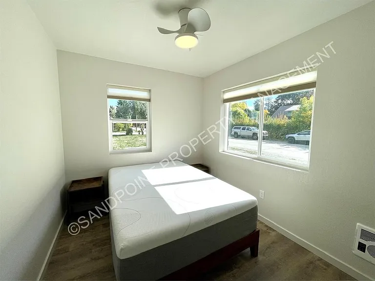 910 Poplar St — Photo 23