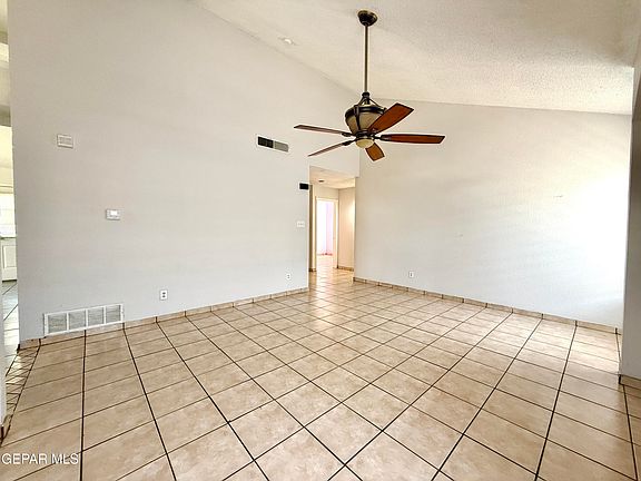 3rd image of 11992 Dragon Crest Dr