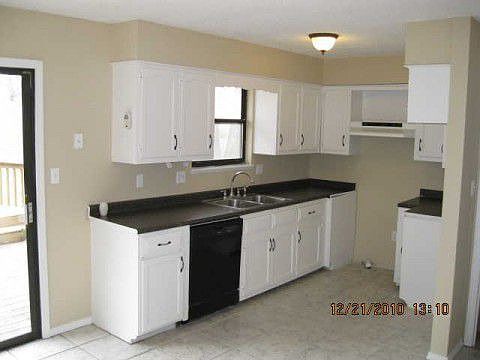 2nd image of 108 Sharon Ln