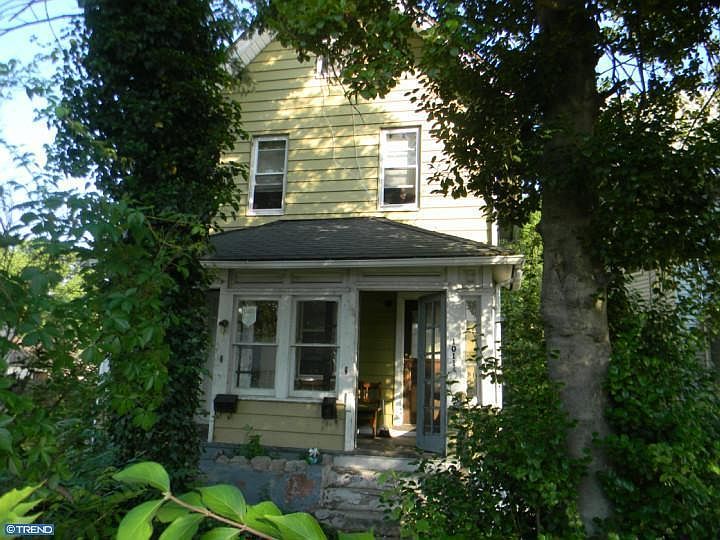 2nd image of 1011 N Broad St