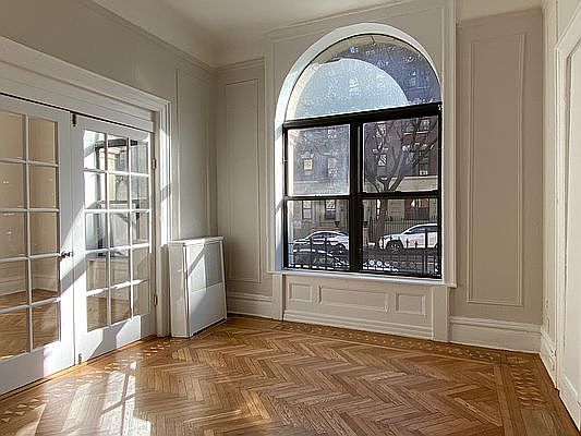 3rd image of 191 Claremont Ave APT 2