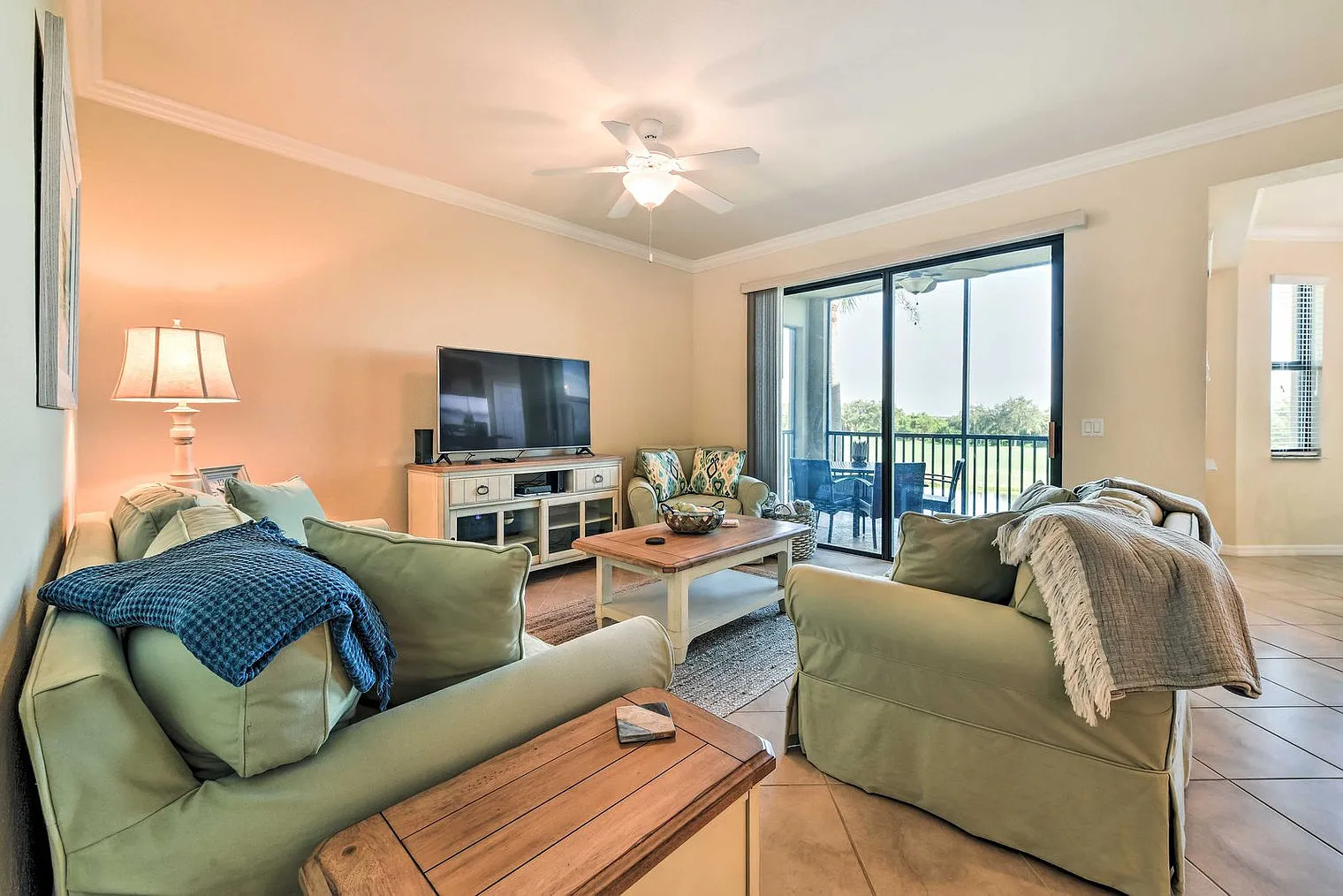 2 bed, 2.0 bath, 1151 sqft, $3,183 — Photo 2