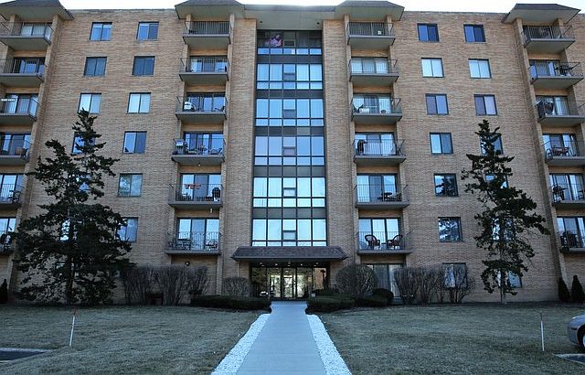 1st image of 1727 W Crystal Ln Unit 303B