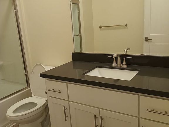 4th image of 1654-1662 Hollenbeck Ave #1662-15