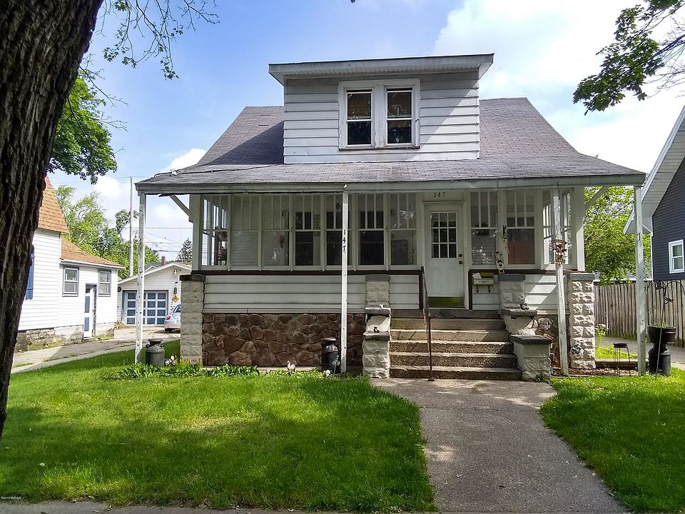 1st image of 147 E 18th St