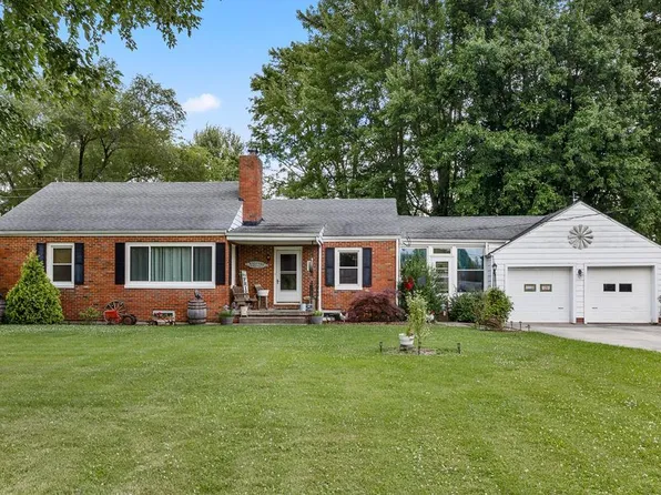1049 S Thoman St, Crestline, OH 44827