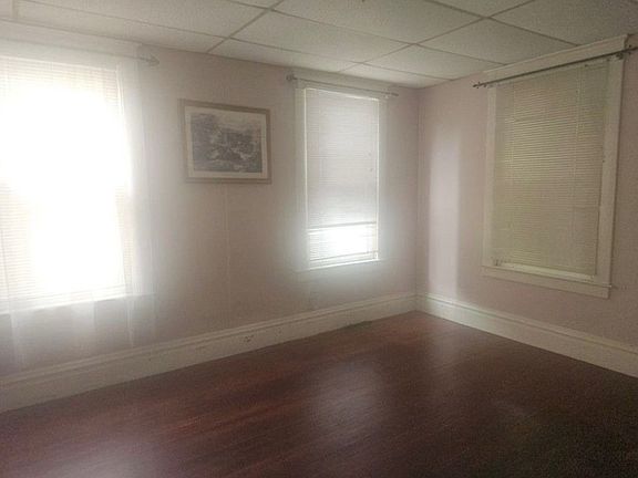 3rd image of 110 Imperial St APT 1