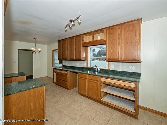 08_3612TECUMSEHRIVERRD_2008_LowRes