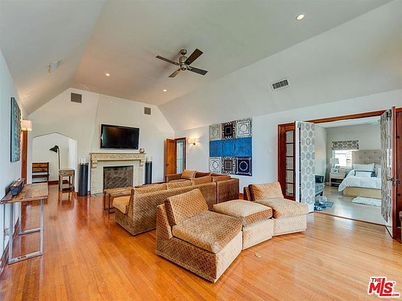 3rd image of 4731 Brynhurst Ave