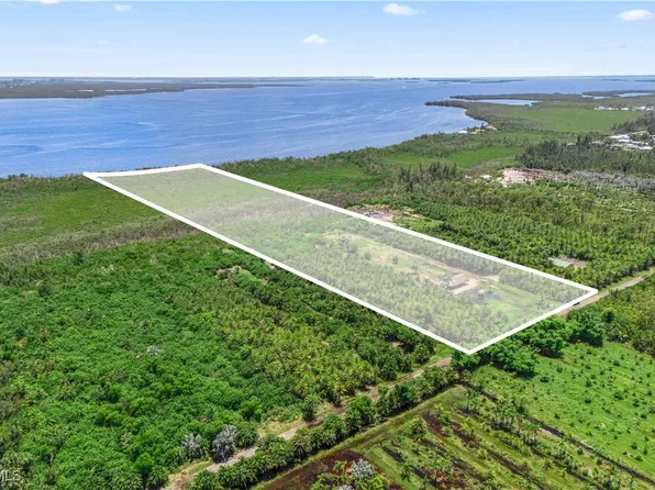 6250 Masters Landing Dr, Saint James City, FL 33956